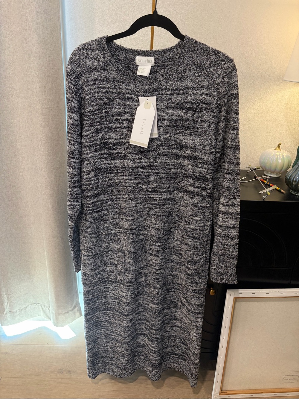Softies HEATHERED MARSHMALLOW 42"
CREW NECK LOUNGE DRESS WITH POCKETS size XS